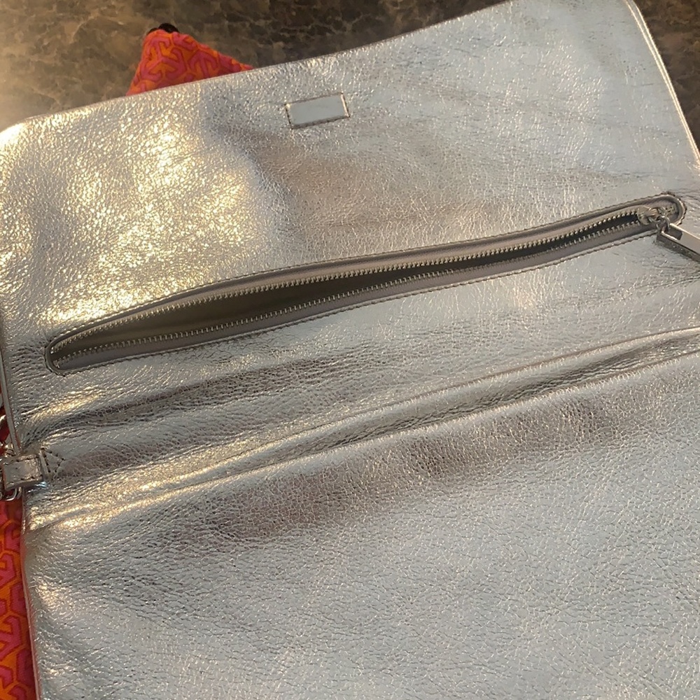Tory Burch silver purse with chain dustbag - Picture 4 of 7